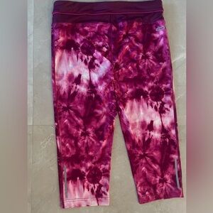 Danskin Now Leggings Size Medium Pink Fuchsia Color Tie Dye Reflective Lines Hem